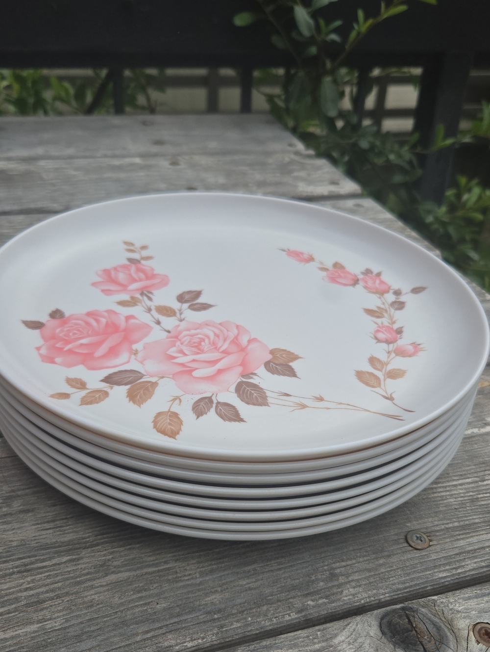 Set Of 8 Pink Rose Pattern Melmac Dinner Plates